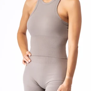 TOP ESSENCE FIT